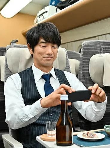 Bullet Train Bistro S02