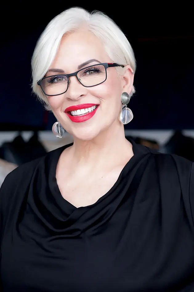 Extravagant Spaces S01