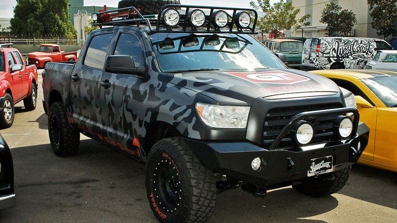 Inside West Coast Customs S06